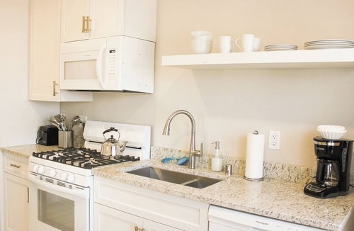 Milwaukee Apartment | One Bedroom apartment in the heart of West Allis’ most walkable neighborhoods.