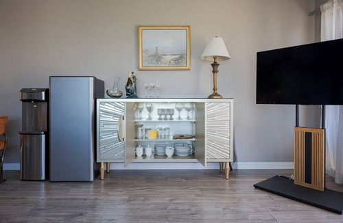 Acme Condo | One bedroom Condo,in Williamsburg with designer furnishing and breathtaking view