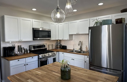 Ottawa House | Ottawa Family Nest – Fresh Eggs, Cozy, Relax!