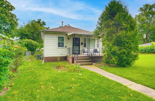 Ottawa House | Ottawa Home w/Porch, Near Starved Rock State Park