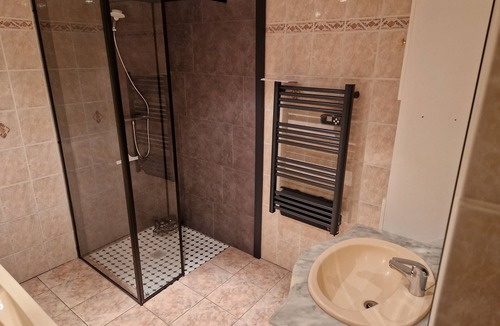 Saint-Louis-les-Bitche Condo | Paraison, Appartement Avec Terrasse Plein sud et Baignoire à jet