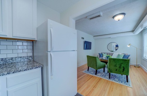 Nelson Apartment | Parisian Botanical - Apt D
