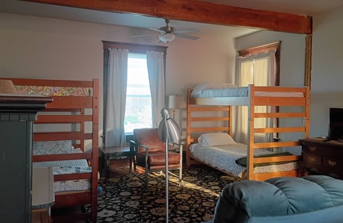 Staunton Other | Patriot off Historic Route 66, 45 minutes from St Louis Mo or Springfield, Il.