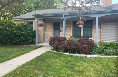 Shorewood House | Peaceful 2-bedroom brick Shorewood house near Lake Michigan beaches.