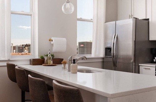West Town Apartment | Penthouse and Private Rooftop with Skyline Views, Grill, and Fire Pit - Sleeps 6
