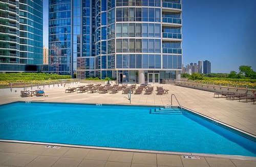 South Loop Condo | Penthouse Paradise Executive Elegance Elevated Amenities Sleeps 6
