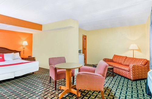 Peoria Apartment | Peoria IL | King Bed