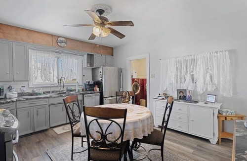 Opheim House | Pet-Friendly Historic 4BR Home in Illinois