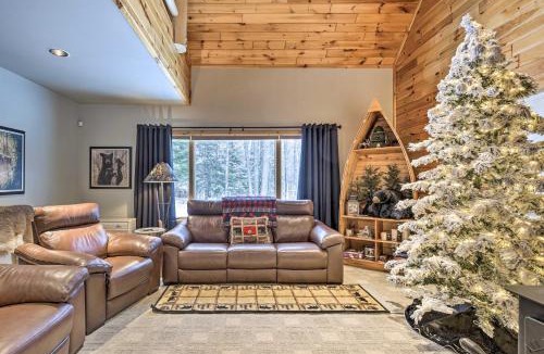 Phelps House | Phelps Cabin on 26 Acres w/Fire Pit!