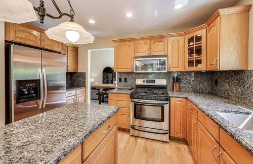 Lake Geneva House | Pickle My Fancy | Pickleball, Basketball, Sauna, Game Room, Sleeps 13