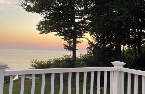 Whitehall House | picturesque Lake Michigan retreat-Lake front with private beach!