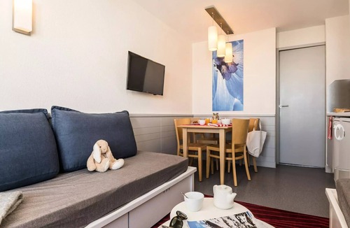 Avoriaz Apartment | Pierre & Vacances Antarès Residence * - 2 Room Apartment for 4 People Mountain View