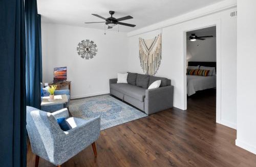 Douglas House | Pine Cove - Close to downtown and beaches