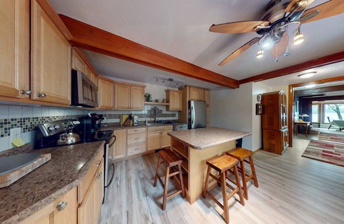 Conover House | Pioneer Paradise - Lakefront home