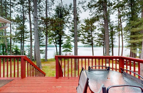 Conover House | Pioneer Paradise - Lakefront home