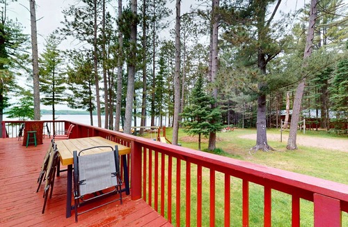 Conover House | Pioneer Paradise - Lakefront home