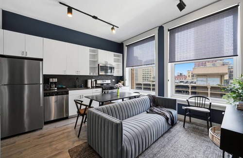 The Loop Hotel | Plymouth Collection: 3BD 2BA with Gym & Rooftop