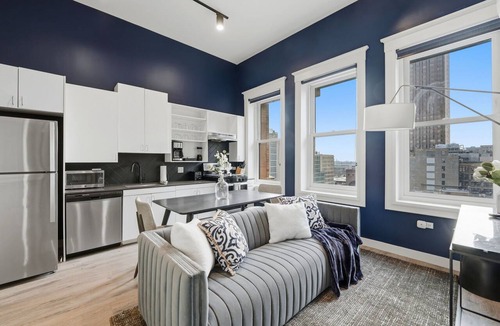 The Loop Apartment | Plymouth Collection: 3BD 2BA High Floor with Gym