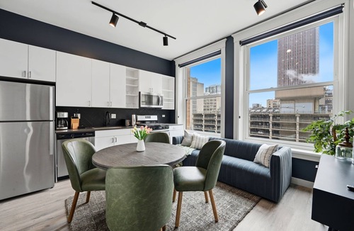 The Loop Hotel | Plymouth Collection: 3BD 2BA with Gym & Rooftop