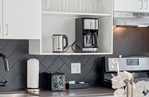 The Loop Hotel | Plymouth Collection: Top Floor with Gym & Rooftop!