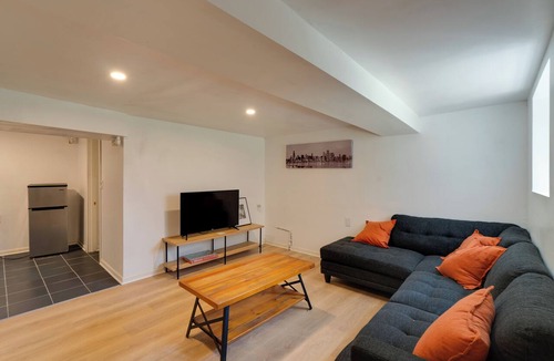 Greater Grand Crossing House | Pool Table! Pet-Friendly Haven 6 Mi to Rate Field