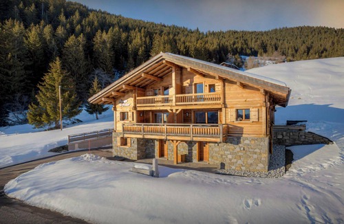 Manigod Ski Chalet | Pralor Le Nova - luxury ski chalet for 8, hot tub & views - OVO Network