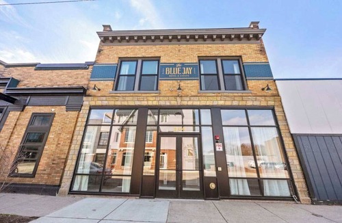 Grand Rapids Apartment | Premiere king suite at The BlueJay