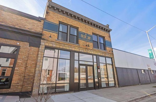 Grand Rapids Apartment | Premiere king suite at The BlueJay