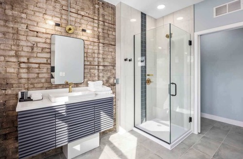 Grand Rapids Apartment | Premiere king suite at The BlueJay