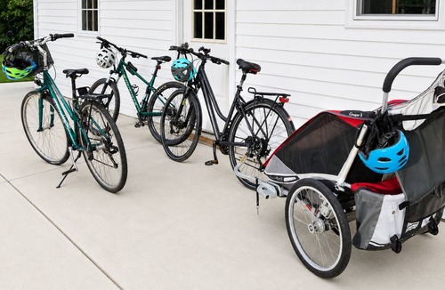 Colgate House | Premium Family Retreat: King Bed, Full Bunks & Private Playground