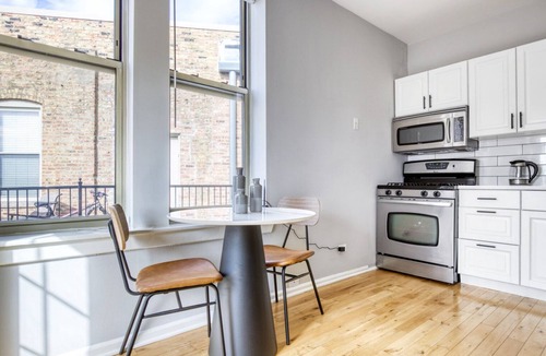 Lakeview Apartment | Premium Lakeview 2BR w/Patio, W/D, walk to Wrigley Field, by Blueground