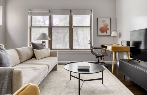 Lakeview Apartment | Premium Lakeview 3BR w/ W/D & BBQ, nr Belmont L, by Blueground