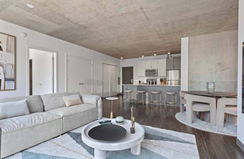 Downtown Chicago Apartment | Prime 2BR Retreat: Urban Vibes + Views Await