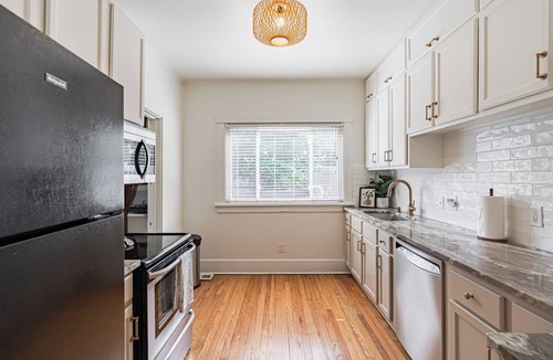 Dundee-Happy Hollow Historic District House | Prime Location-Historic Dundee Near Downtown, UNMC, Creighton, UNO