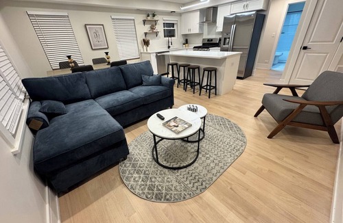 Brookfield Apartment | Private Brookfield Apartment with Free Parking
