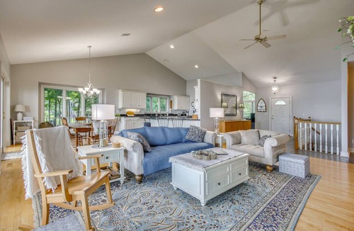 Kewaunee County House | Private Shoreline & Green Bay Views! Family Home