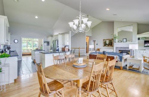 Kewaunee County House | Private Shoreline & Green Bay Views! Family Home