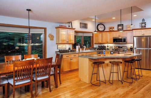 Egg Harbor Cabin | Private, Wooded Lot - Sleeps 10 - Asher Manor