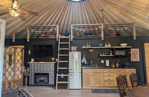 Richland Center Cabin | Private Yurt with AC in Soldiers Grove