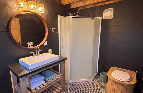 Richland Center Cabin | Private Yurt with AC in Soldiers Grove