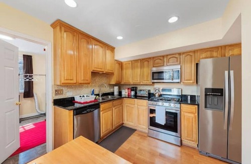 Lisle House | PROMO 15% MONTHLY DISCOUNT! Cozy House, Close to Benedictine & North Central