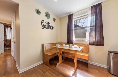Lisle House | PROMO 15% MONTHLY DISCOUNT! Cozy House, Close to Benedictine & North Central