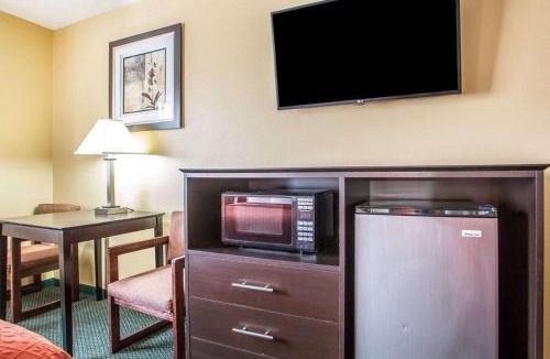 Morton Hotel | Quality Inn Morton at I-74