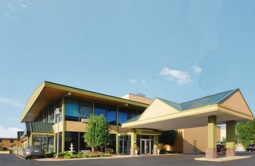Schiller Park Hotel | Quality Inn O'Hare Airport