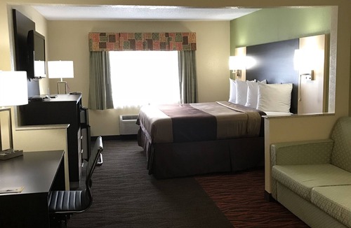 Benton Harbor Hotel | Quality Inn & Suites Benton Harbor - St. Joseph