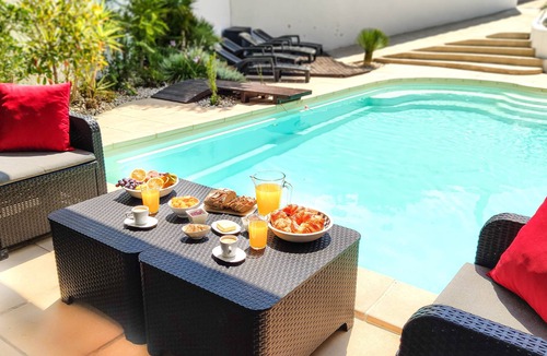 Carry-le-Rouet Villa | Quiet villa with swimming pool and private garden. Beach and village 800 m'away