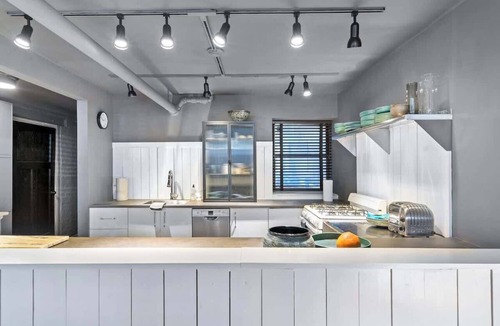 Wrigleyville Apartment | Quirky Quarters at Wrigley