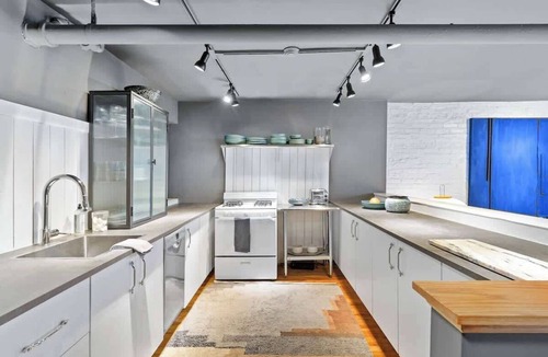 Wrigleyville Apartment | Quirky Quarters at Wrigley
