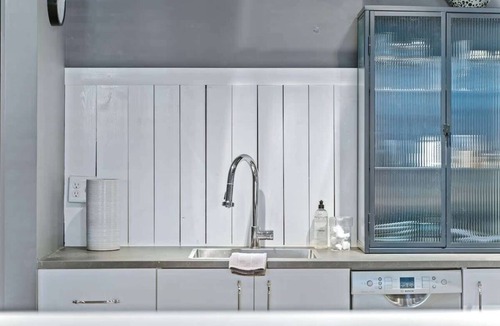 Wrigleyville Apartment | Quirky Quarters at Wrigley