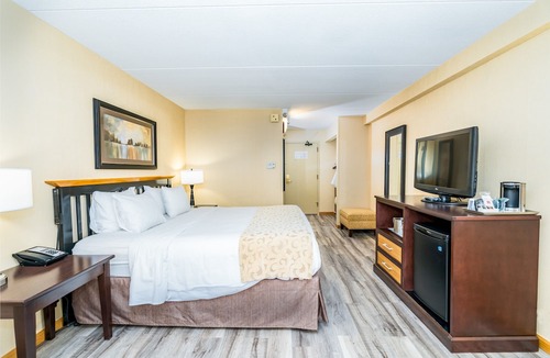 Wauwatosa Hotel | Radisson Hotel Milwaukee West